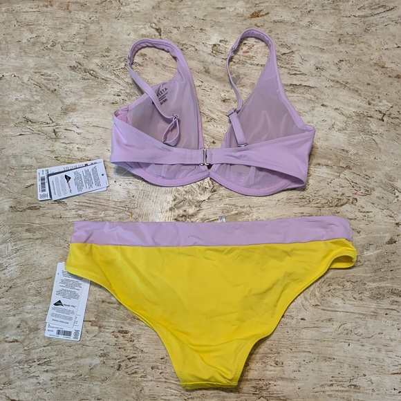 NWT Athleta Bra Cup Plunge Bikini Top. 38 B/C - Picture 6 of 7